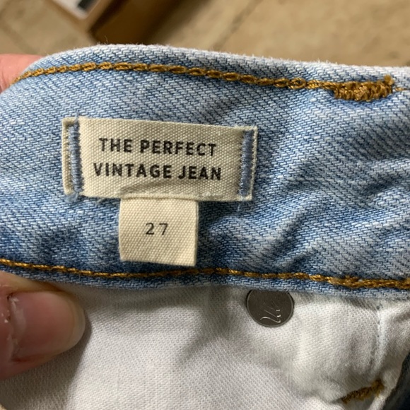 Madewell The Perfect Vintage Straight Jean in Rondeau Wash - Picture 9 of 11